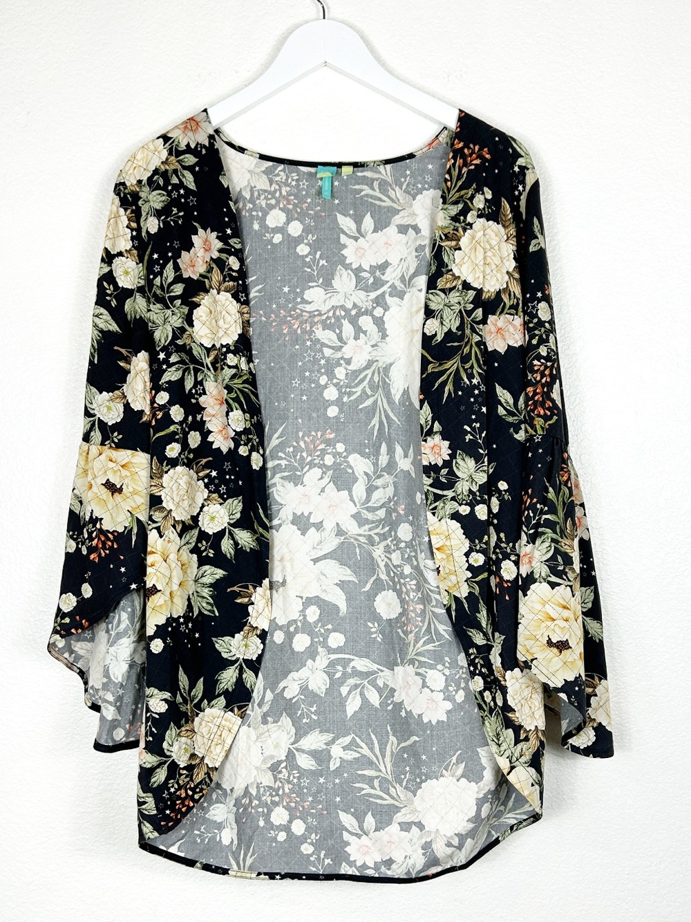 Farm Rio floral star print open front whimsy kimono topper OS